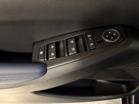 Certified 2025 Kia Seltos S image 24