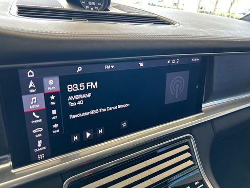 Used 2020 Porsche Panamera GTS image 7