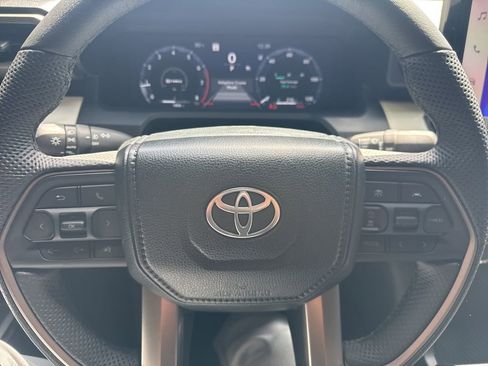 Used 2024 Toyota Tacoma TRD Sport image 10