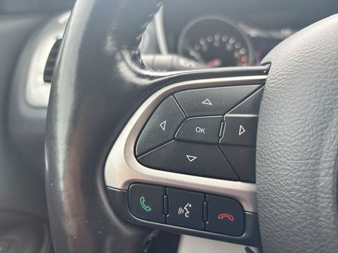 Used 2021 Jeep Compass Latitude AWD/4WD image 21