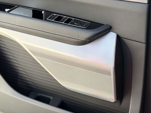 New 2026 Cadillac Vistiq Luxury AWD/4WD image 19