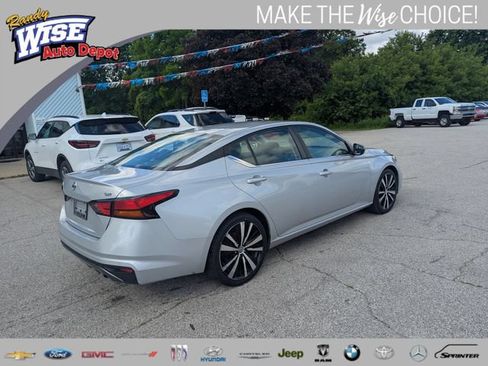 Used 2022 Nissan Altima 2.5 SR FWD image 3