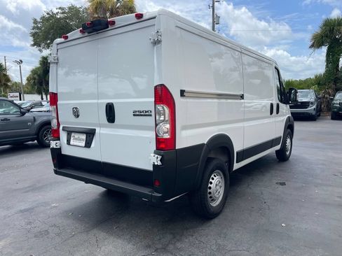 Used 2025 RAM ProMaster 2500 w/ Convenience Group FWD image 6