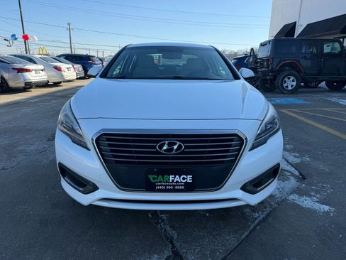 Used 2016 Hyundai Sonata Plug-In Hybrid image 2