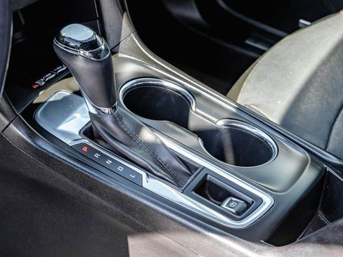 Used 2018 Chevrolet Equinox Premier FWD image 17