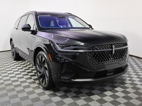 New 2026 Lincoln Nautilus Reserve image 9