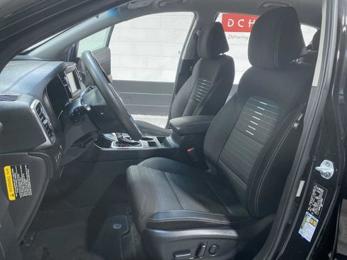Used 2018 Kia Sportage LX w/ LX Technology Package image 11