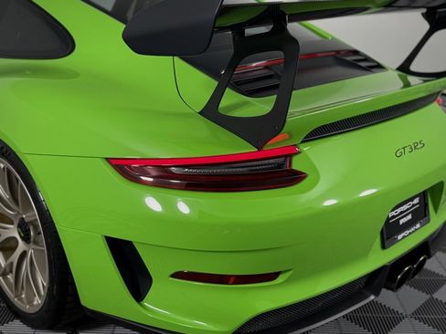 Used 2019 Porsche 911 GT3 RS image 12