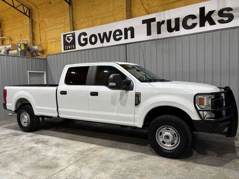 Used 2022 Ford F250 XL w/ Power Equipment Group image 3