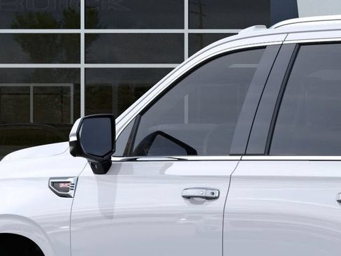 New 2026 GMC Yukon Denali w/ Sun & Power Step Package AWD/4WD image 12