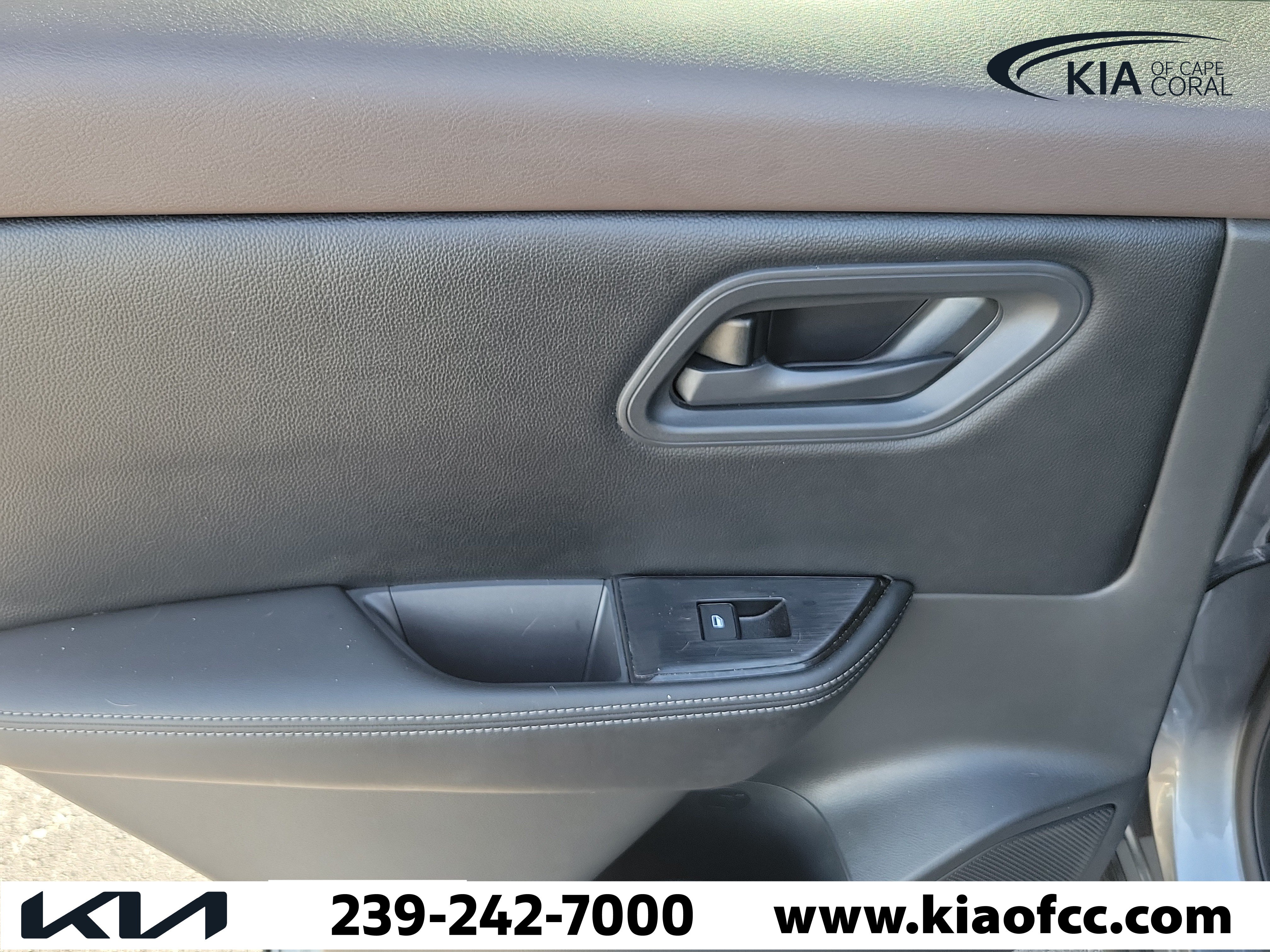 Used 2022 Nissan Rogue S FWD image 13