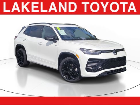 Used 2025 Volkswagen Tiguan SE R-Line FWD image 1