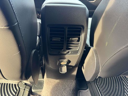 Used 2018 Ford Escape SE w/ SE Sport Appearance Package image 19