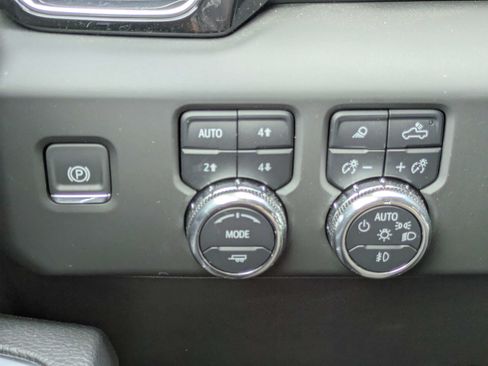 Certified 2025 GMC Sierra 2500 Denali w/ Denali Reserve Package AWD/4WD image 15