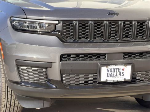 New 2025 Jeep Grand Cherokee L Altitude image 7