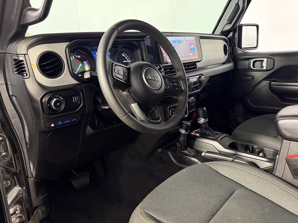 Used 2024 Jeep Wrangler Unlimited AWD/4WD image 13