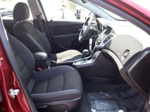 Used 2016 Chevrolet Cruze LT FWD image 9