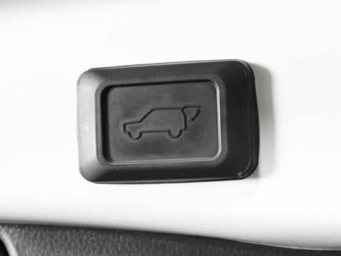 Used 2024 Toyota RAV4 XLE w/ Convenience Package image 11