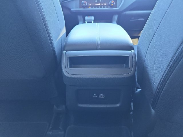 Used 2025 Nissan Pathfinder S FWD image 26