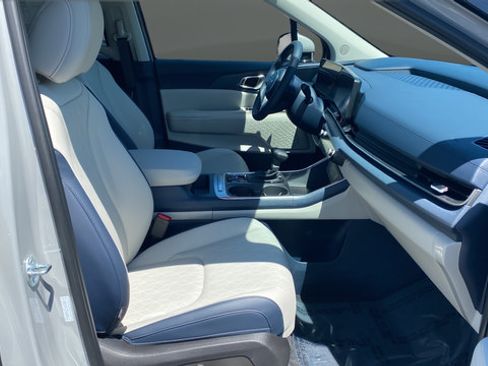 New 2026 Kia Carnival EX FWD image 25