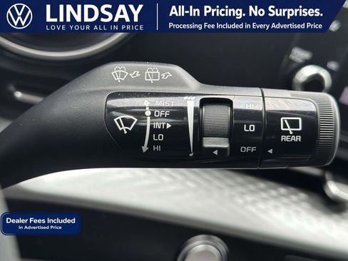 Used 2022 Kia Carnival LX FWD image 25