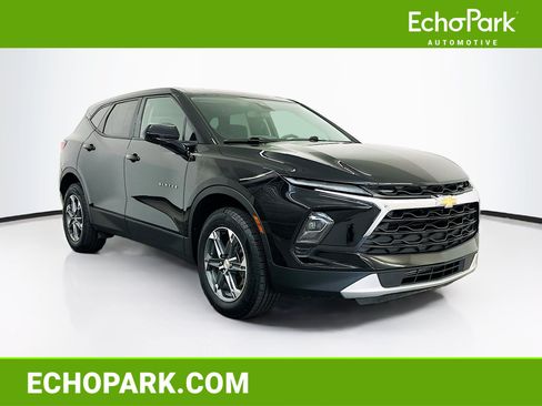 Used 2025 Chevrolet Blazer LT AWD/4WD image 1