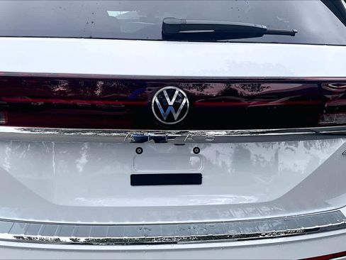 New 2026 Volkswagen Atlas SEL Premium R-Line AWD/4WD image 15