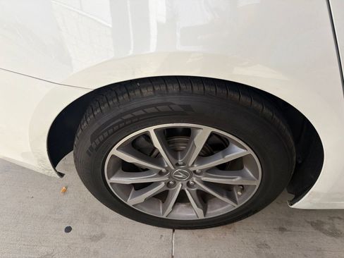 Used 2018 Acura TLX FWD image 18