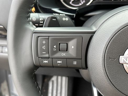 New 2025 Nissan Pathfinder SV w/ SV Premium Package image 28