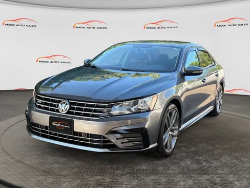 Used 2018 Volkswagen Passat 2.0T R-Line FWD image 1