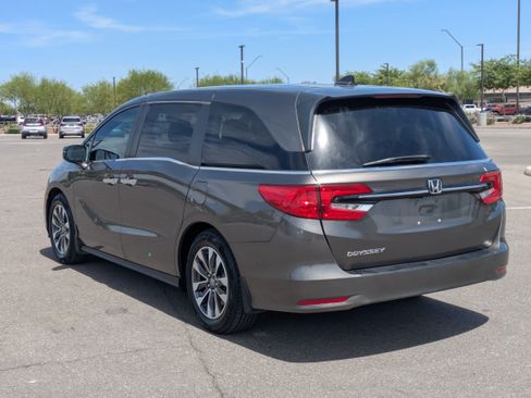 Used 2021 Honda Odyssey EX-L image 3