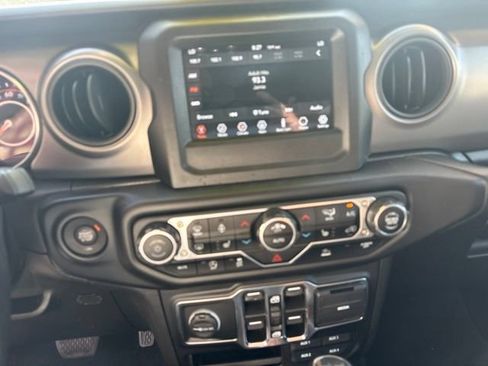 Used 2021 Jeep Wrangler Unlimited Sport AWD/4WD image 12