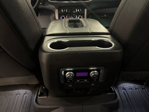 Used 2023 GMC Yukon XL SLT w/ SLT Premium Package RWD image 17