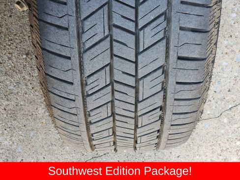 Used 2025 RAM 1500 Laramie AWD/4WD image 23