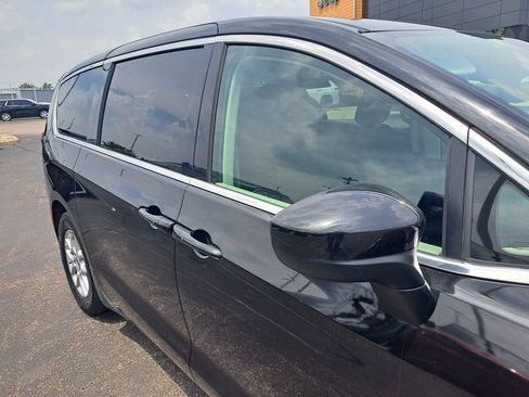 Certified 2023 Chrysler Voyager LX FWD image 37