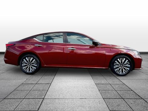 Certified 2024 Nissan Altima 2.5 SV FWD image 4