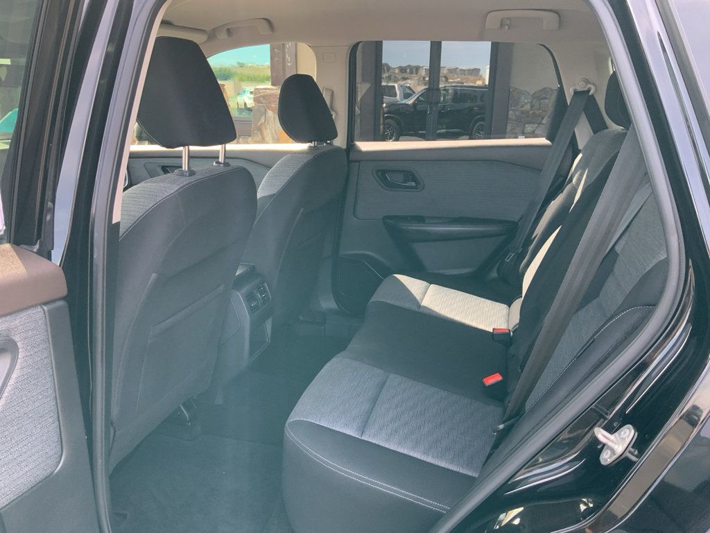 Used 2021 Nissan Rogue S AWD/4WD image 16