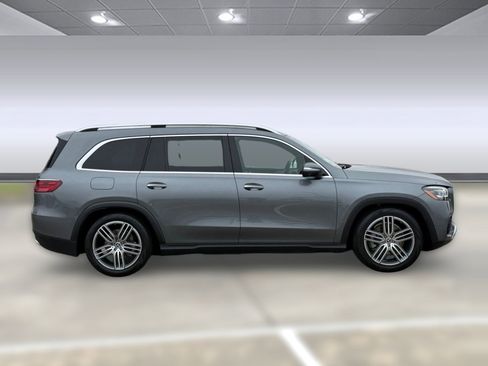 Used 2024 Mercedes-Benz GLS 450 4MATIC image 7
