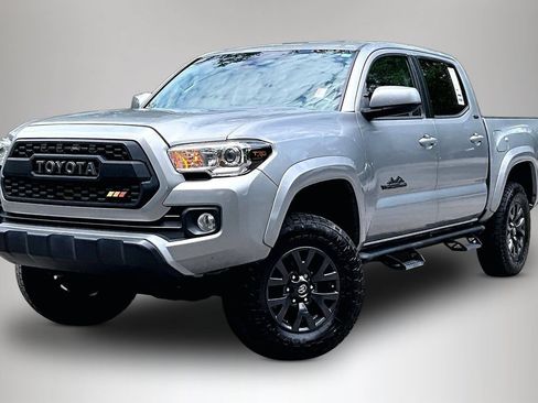 Used 2021 Toyota Tacoma SR5 RWD image 1