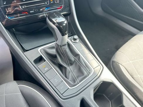Used 2025 Volkswagen Jetta Sport FWD image 18