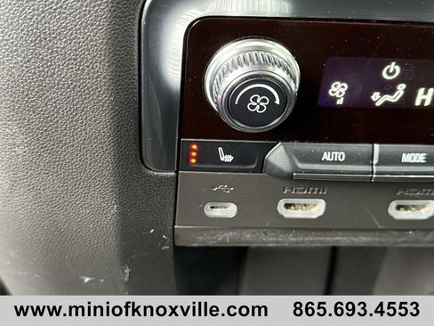 Used 2021 GMC Yukon XL Denali w/ Denali Premium Package image 35