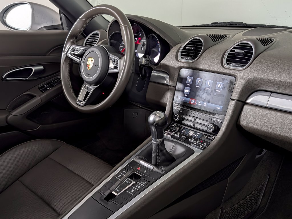 Used 2021 Porsche 718 Boxster RWD image 18