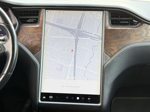 Used 2018 Tesla Model X 100D image 17