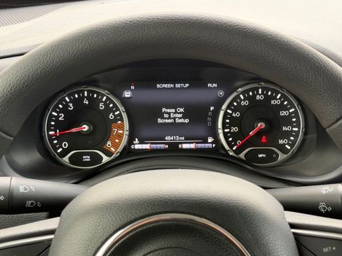 Used 2023 Jeep Renegade Latitude AWD/4WD image 18