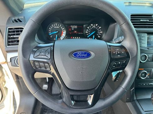 Used 2018 Ford Explorer FWD image 11