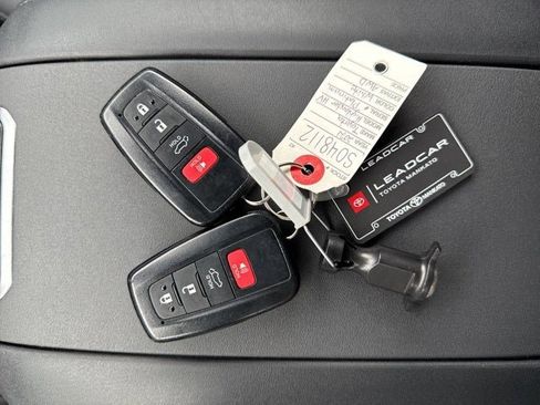 Certified 2021 Toyota Highlander Platinum image 41