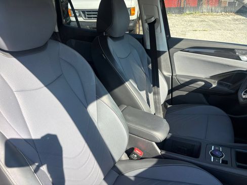 Used 2026 Volkswagen Tiguan SE AWD/4WD image 30