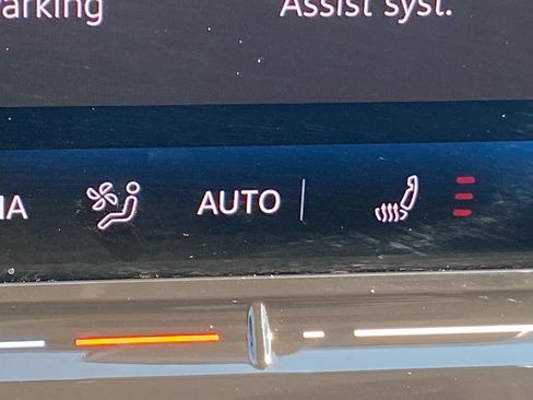 Certified 2025 Volkswagen Tiguan S AWD/4WD image 15