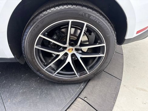 Certified 2023 Porsche Macan AWD/4WD image 15