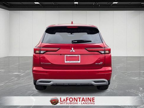 New 2025 Mitsubishi Outlander SE image 4